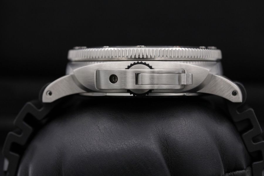 Panerai Submersible PAM01323